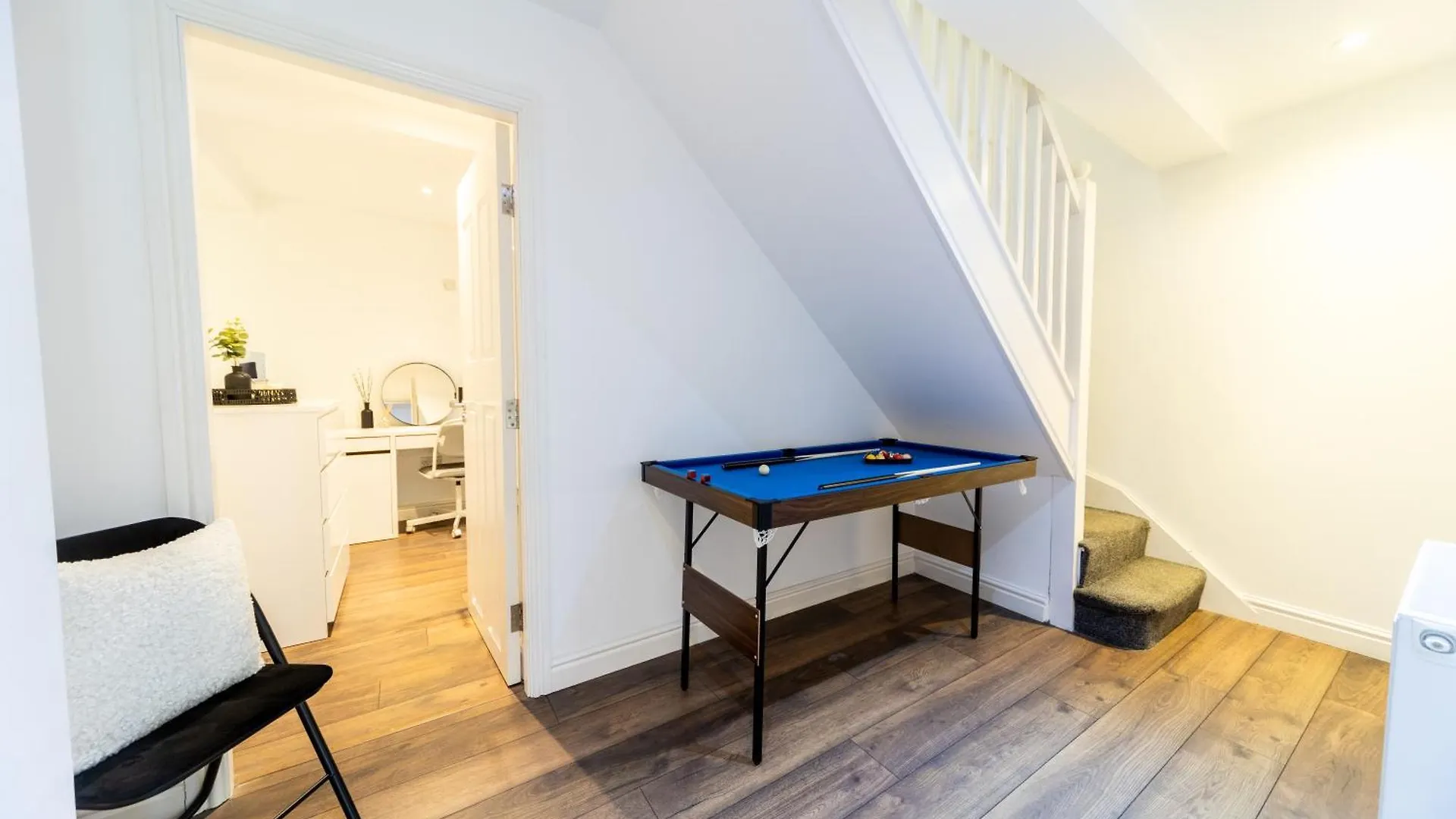 Apartment Excellent 3 Bedroom, 3 Baths, City Centre, Netflix, Amazing Location!! Leeds