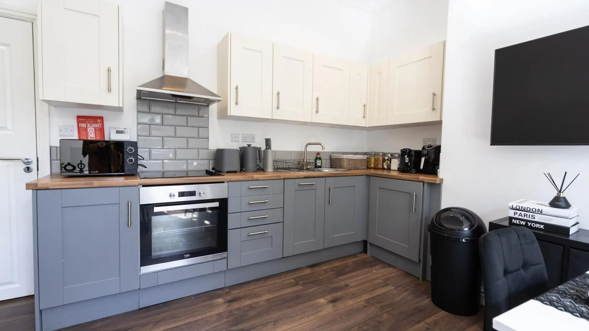 Apartment Excellent 3 Bedroom, 3 Baths, City Centre, Netflix, Amazing Location!! Leeds  United Kingdom